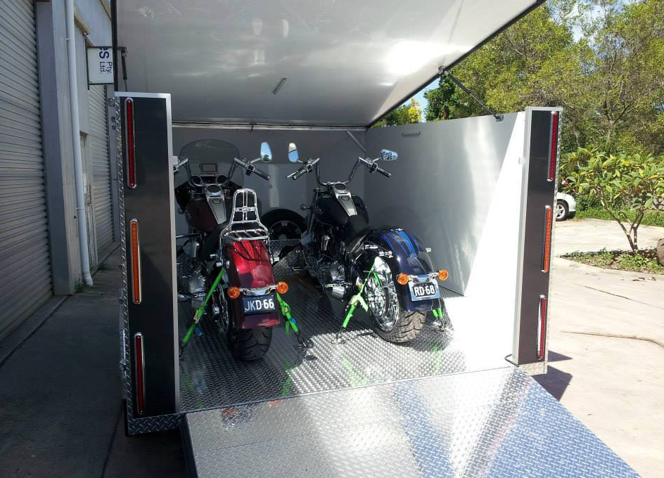 Enclosed motorcycle trailer